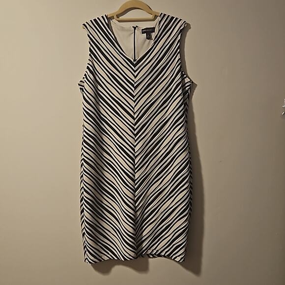 DANA BUCHMAN Sleeveless Dress size XL - Picture 9 of 9